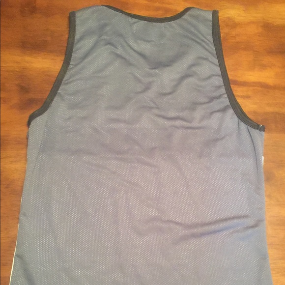 Guess tank - Picture 2 of 3